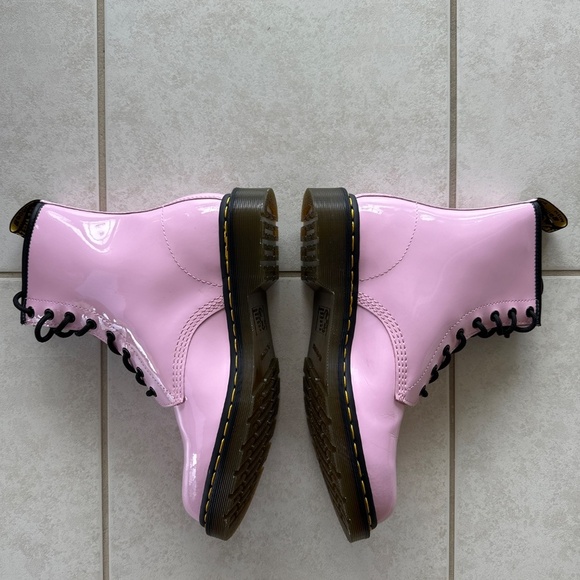 Dr Martens 1460 Pink Patent Women's Size 10 Combat Boots 26425 42EU/8UK - Picture 7 of 8